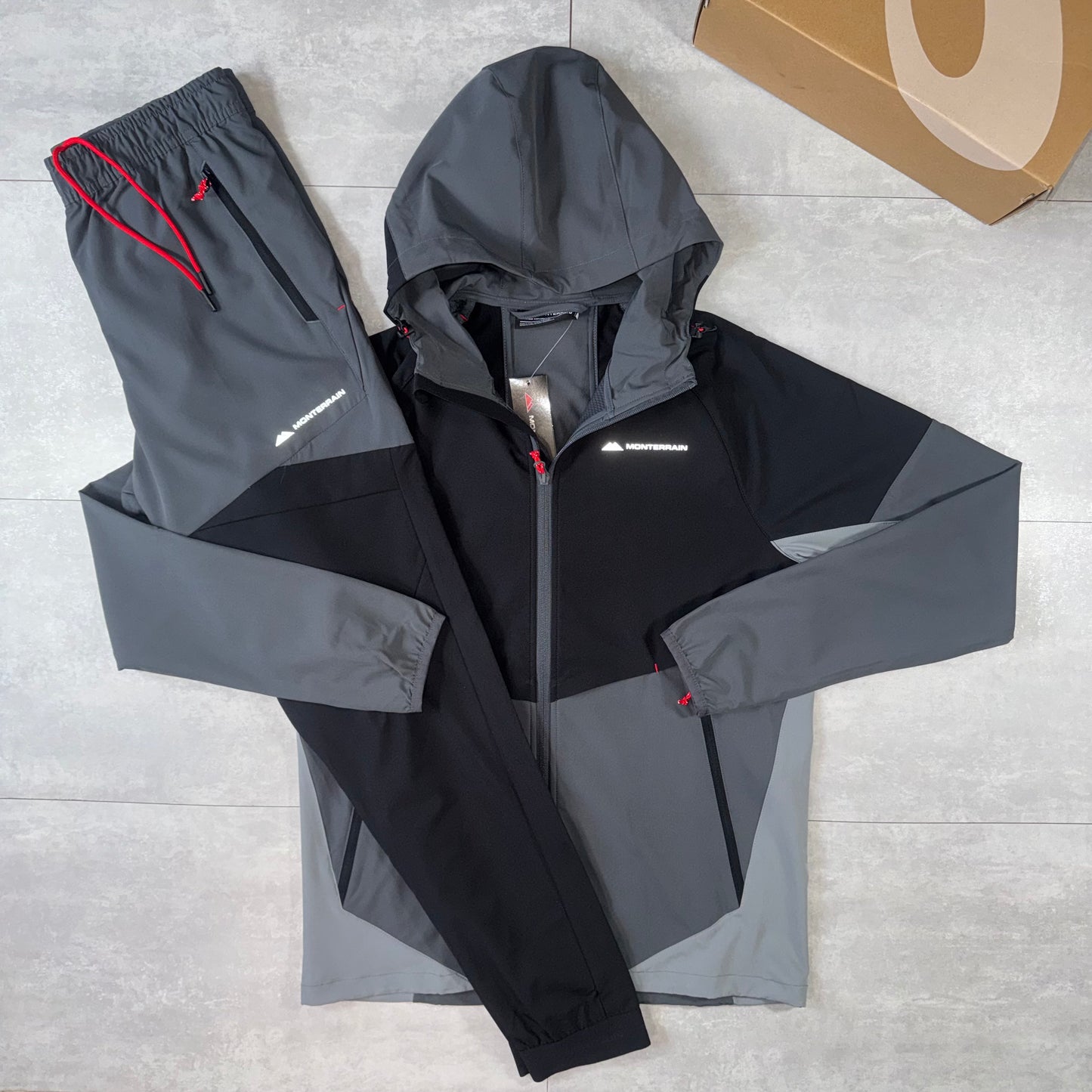 Monterrain Vault Woven Tracksuit - Jet Black / Iron Gate / Night Owl / Firey Red