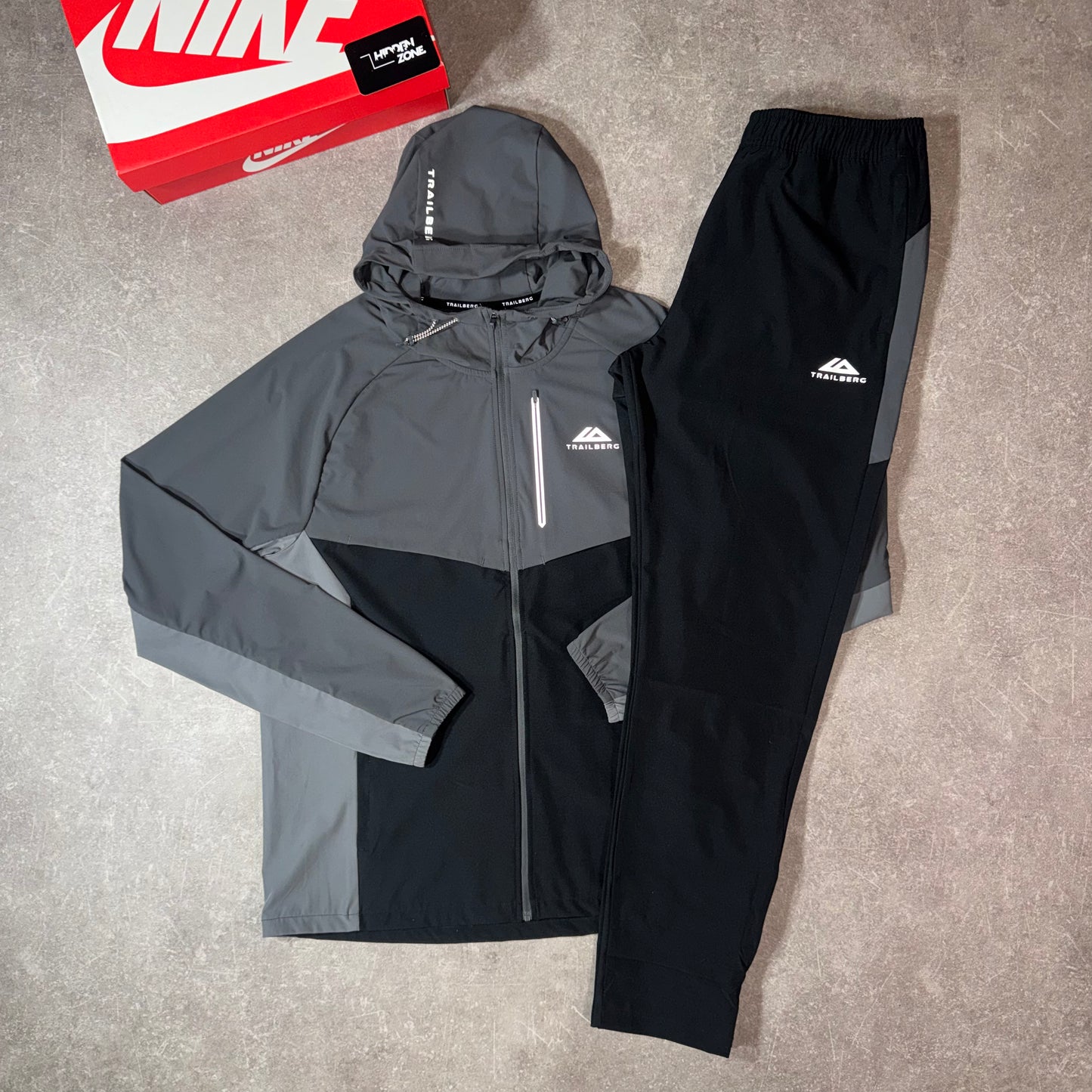Trailberg Tracksuit - Black/Grey