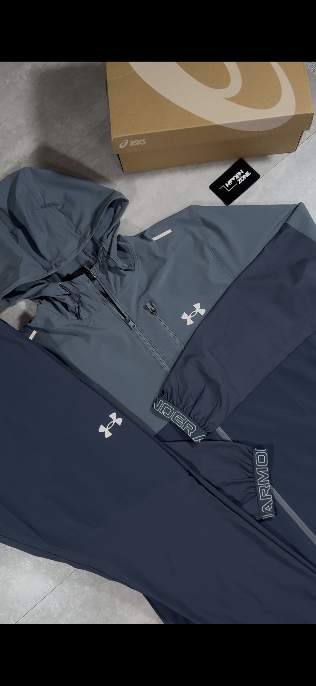 UNDER ARMOUR