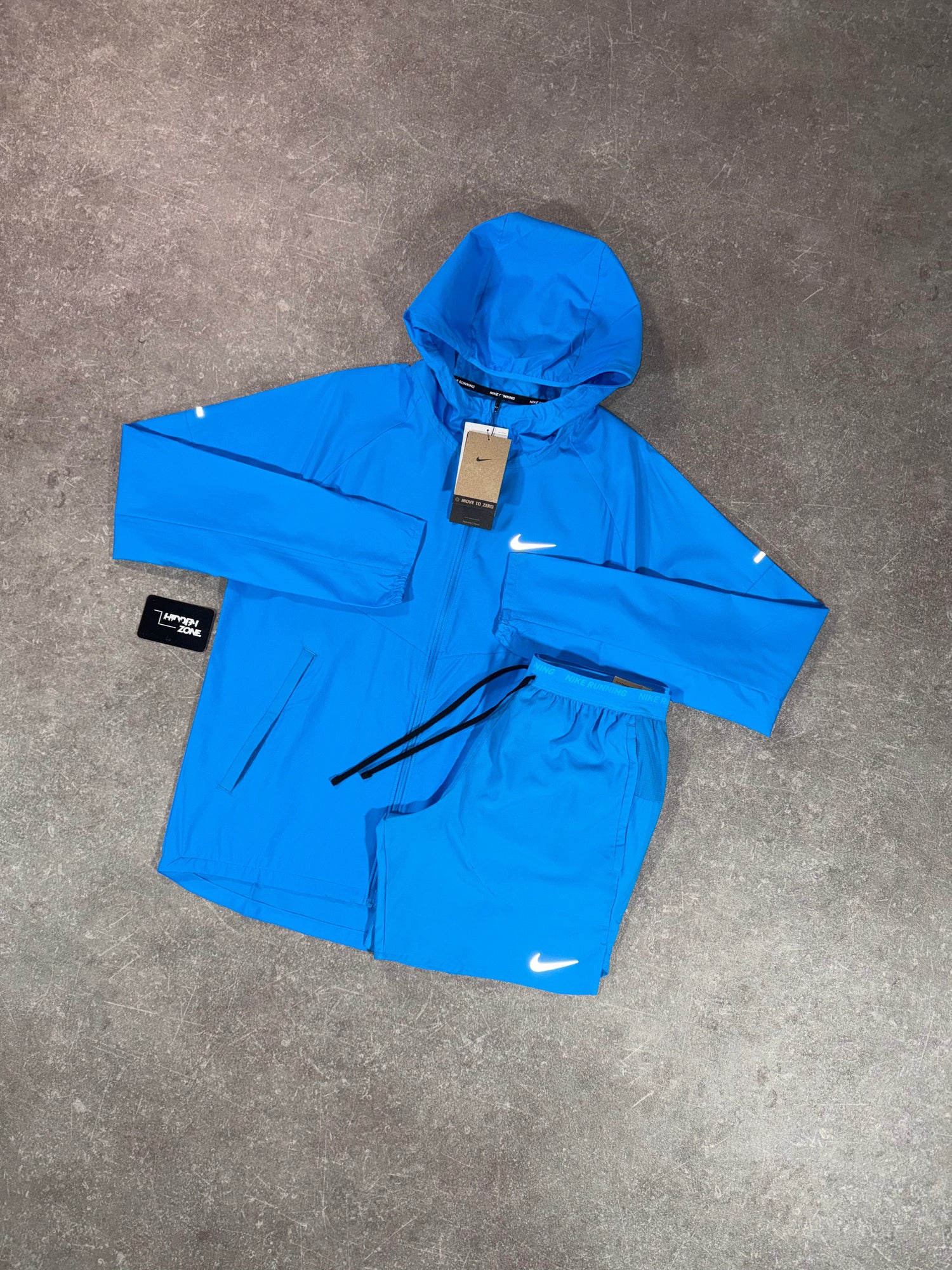 NIKE